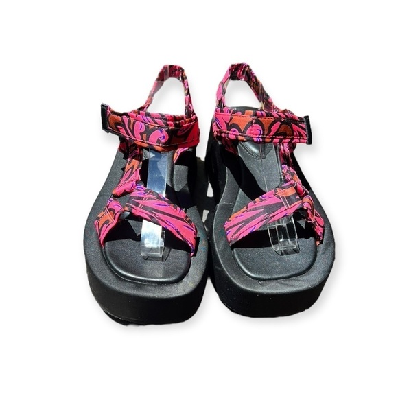 🌻ASOS Design Pink Colorful Sporty Flat Platform Sandals Size 7 - Picture 1 of 11